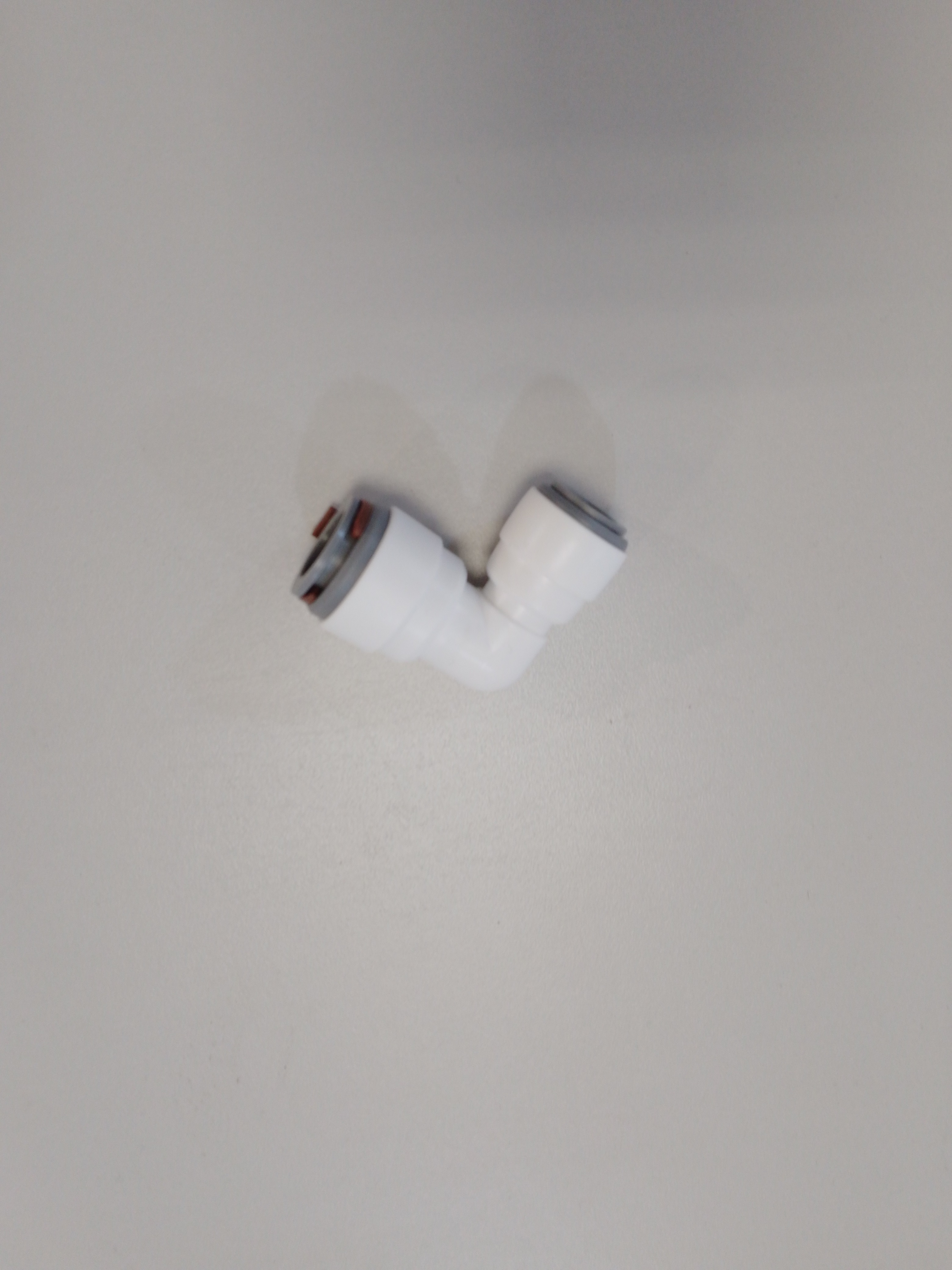 Переходник пластиковый угловой 1/2-3/8 (ц/ц) WPC-104 